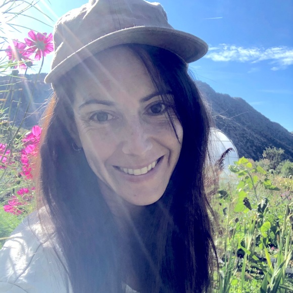 Meet your Posher, Jackie - Picture 1 of 2